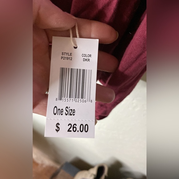 GreenLabel SCARF NWT long wrap around pretty wine burgundy color - Picture 6 of 8